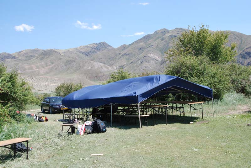 Наш шатер на рафтинге по Чилику